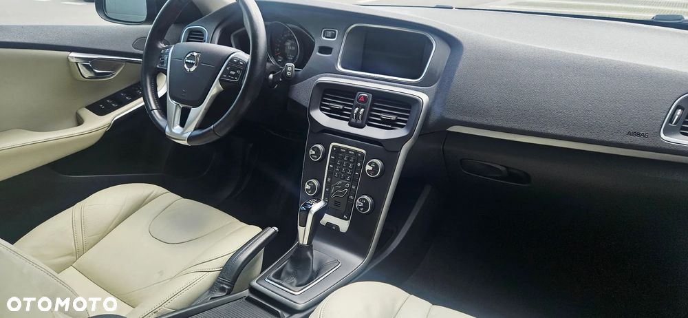 Volvo V40 T2 Summum - 5