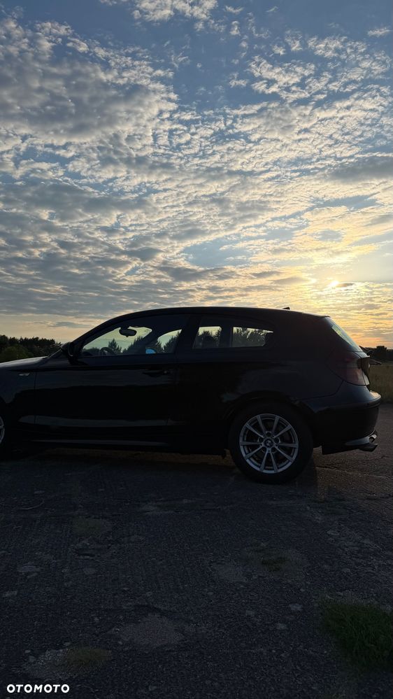 BMW Seria 1 118d DPF - 12