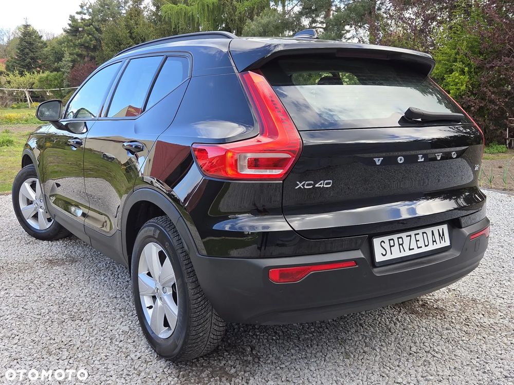 Volvo XC 40 T2 Momentum - 24