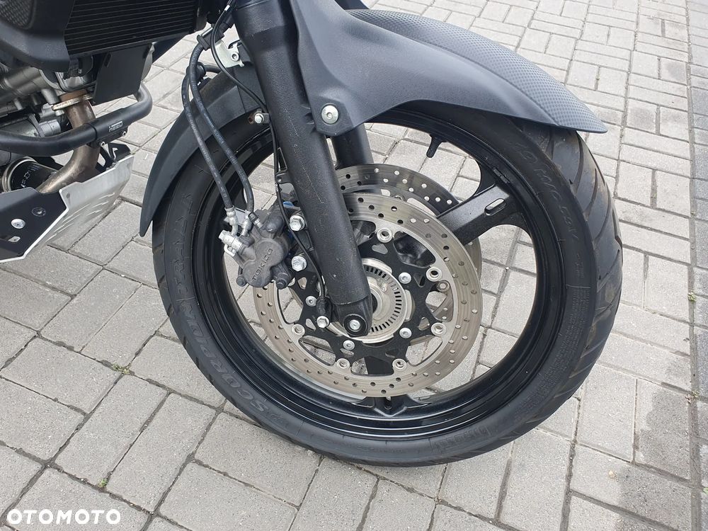 Suzuki V-STROM - 12