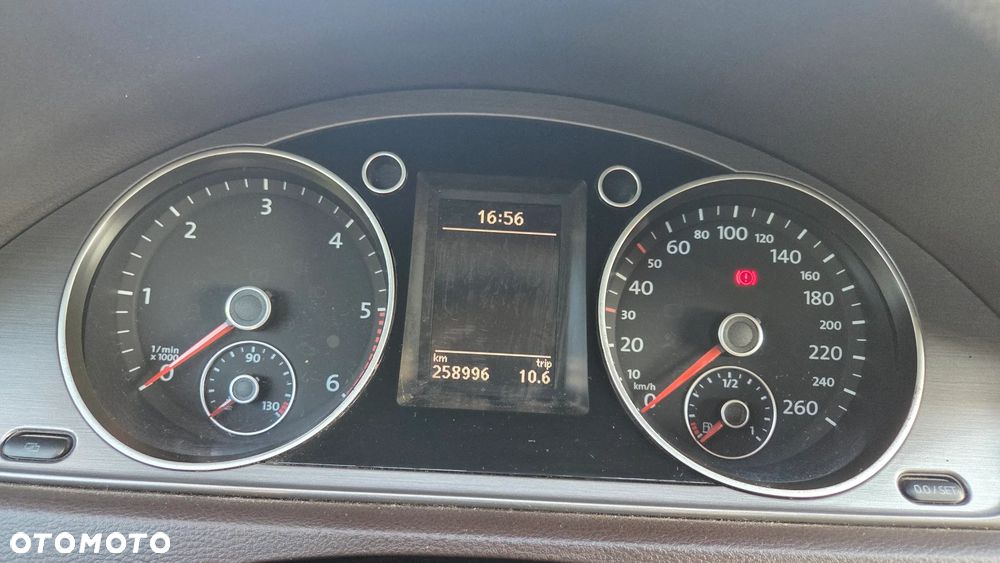 Volkswagen Passat 2.0 TDI Comfortline - 17