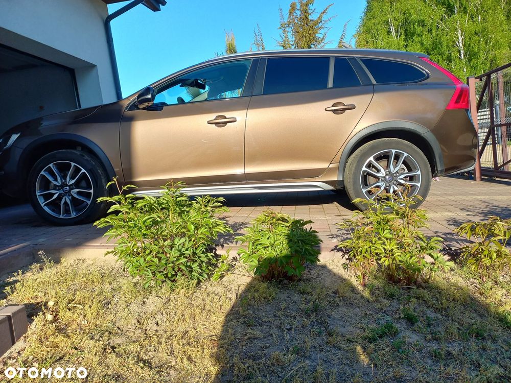 Volvo V60 Cross Country D3 Drive-E Momentum - 9