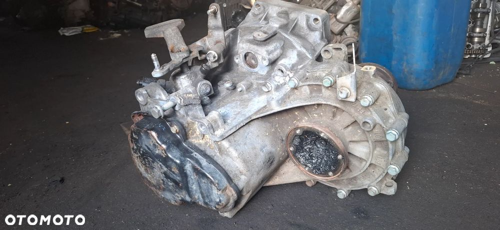 VW GOLF V 1.9TDI SKRZYNIA BIEGÓW JCR 5 BIEGÓW - 1