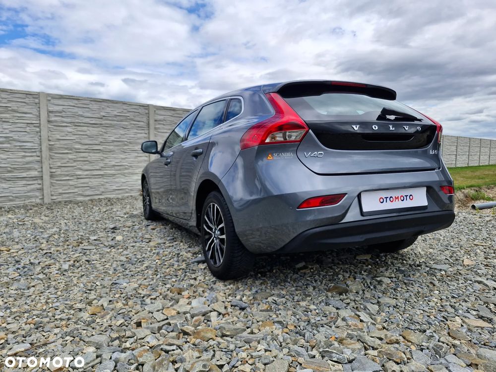 Volvo V40 D2 Inscription - 12