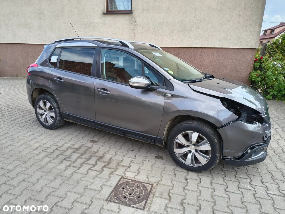 Peugeot 2008 - 8