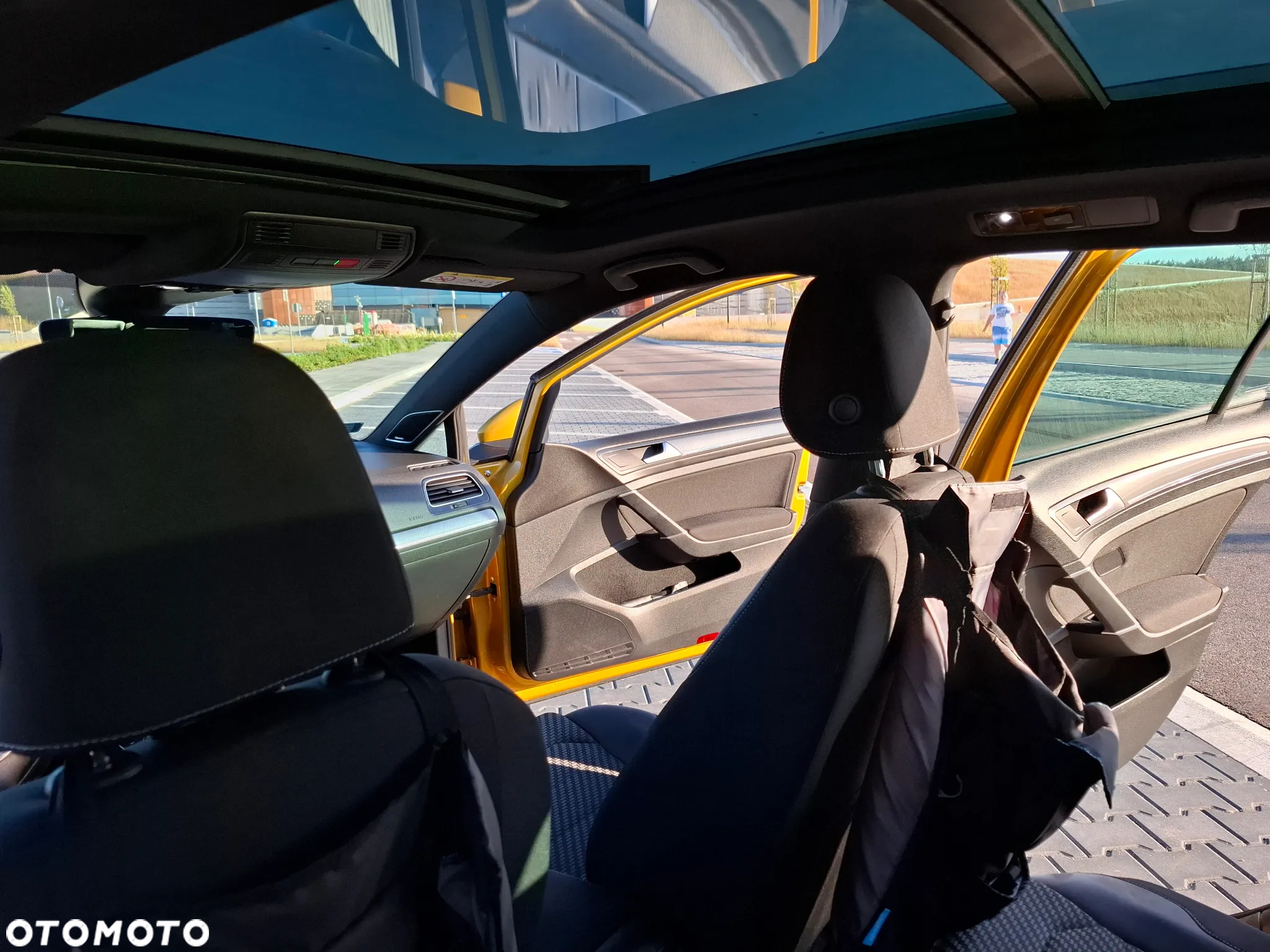 Volkswagen Golf - 10