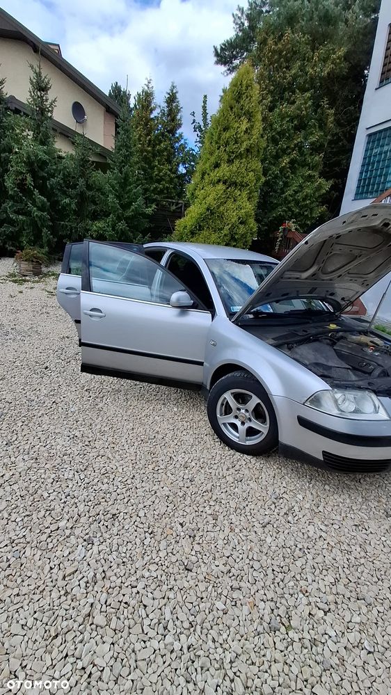 Volkswagen Passat 1.6 Comfortline - 19