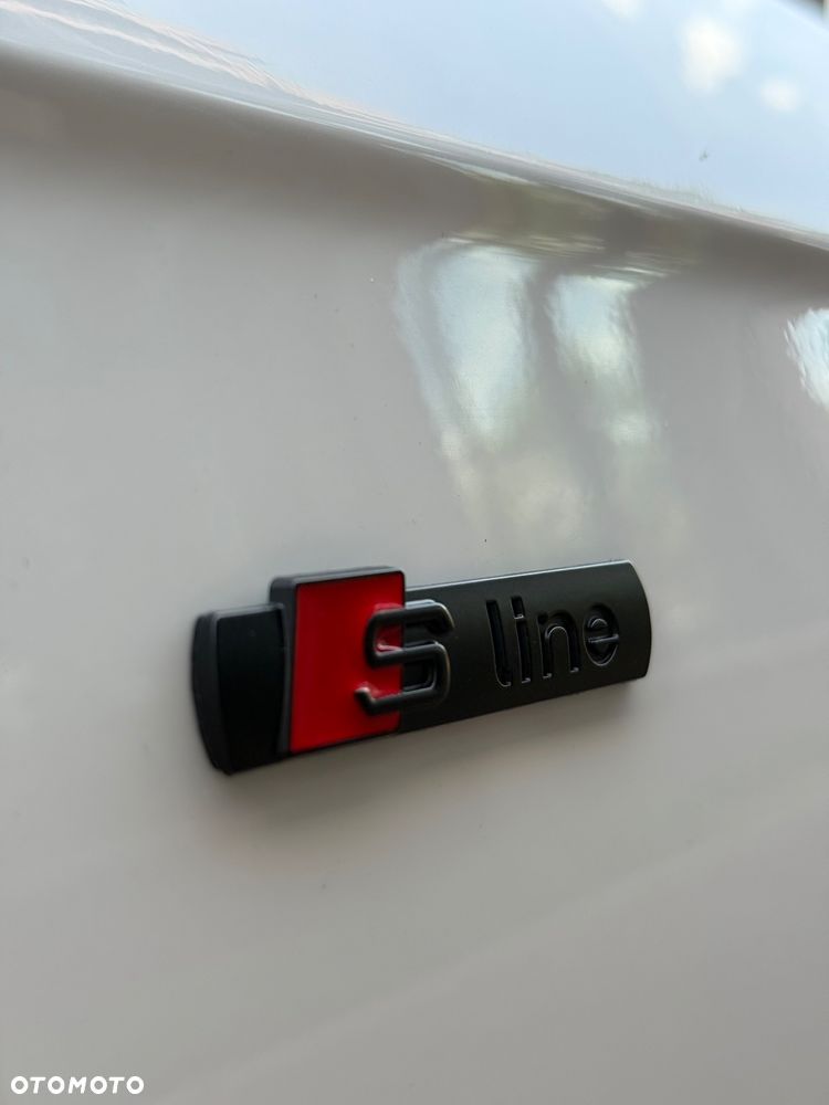 Audi A4 Limousine - 3