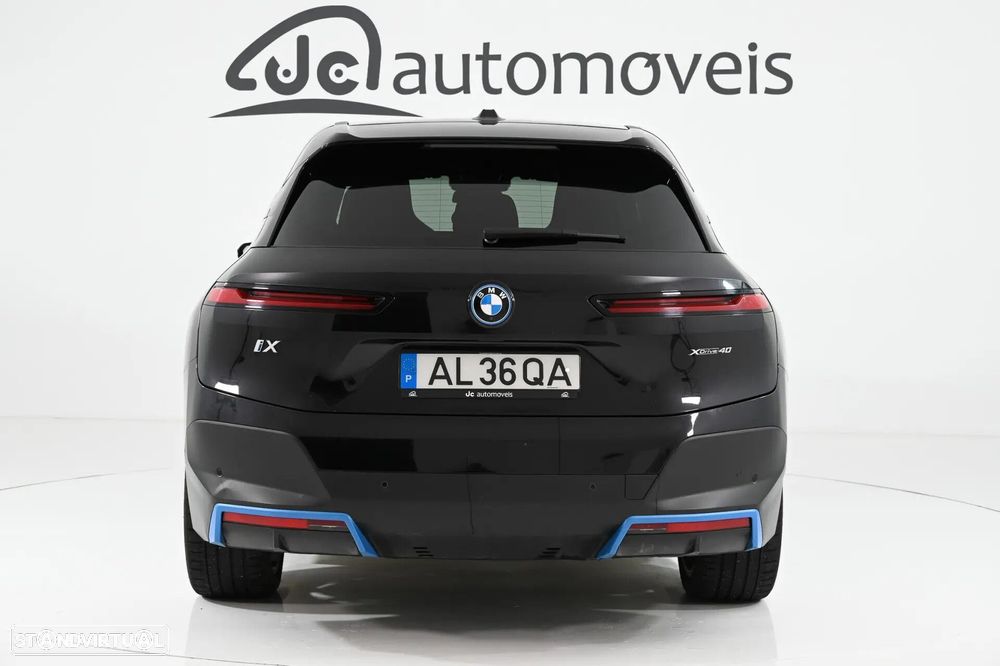 BMW iX xDrive 40 - 8