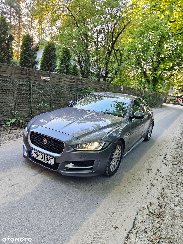 Jaguar XE 2.0 D R-Sport - 1