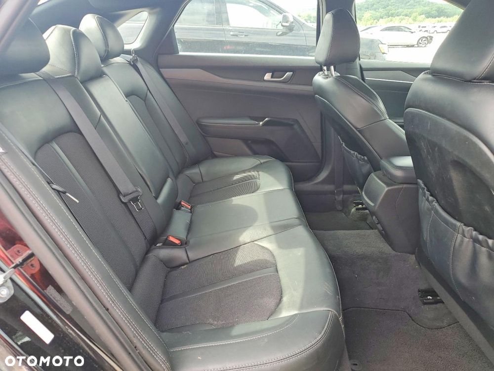 Kia K5 - 12