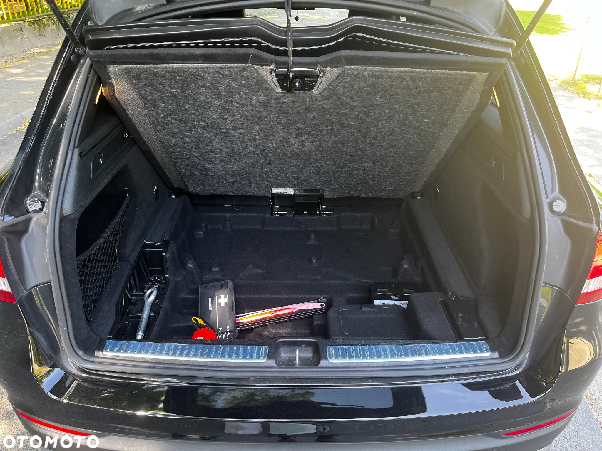 Mercedes-Benz GLC 300 Coupe 4Matic 9G-TRONIC - 12
