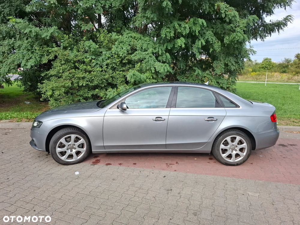 Audi A4 Limousine - 6