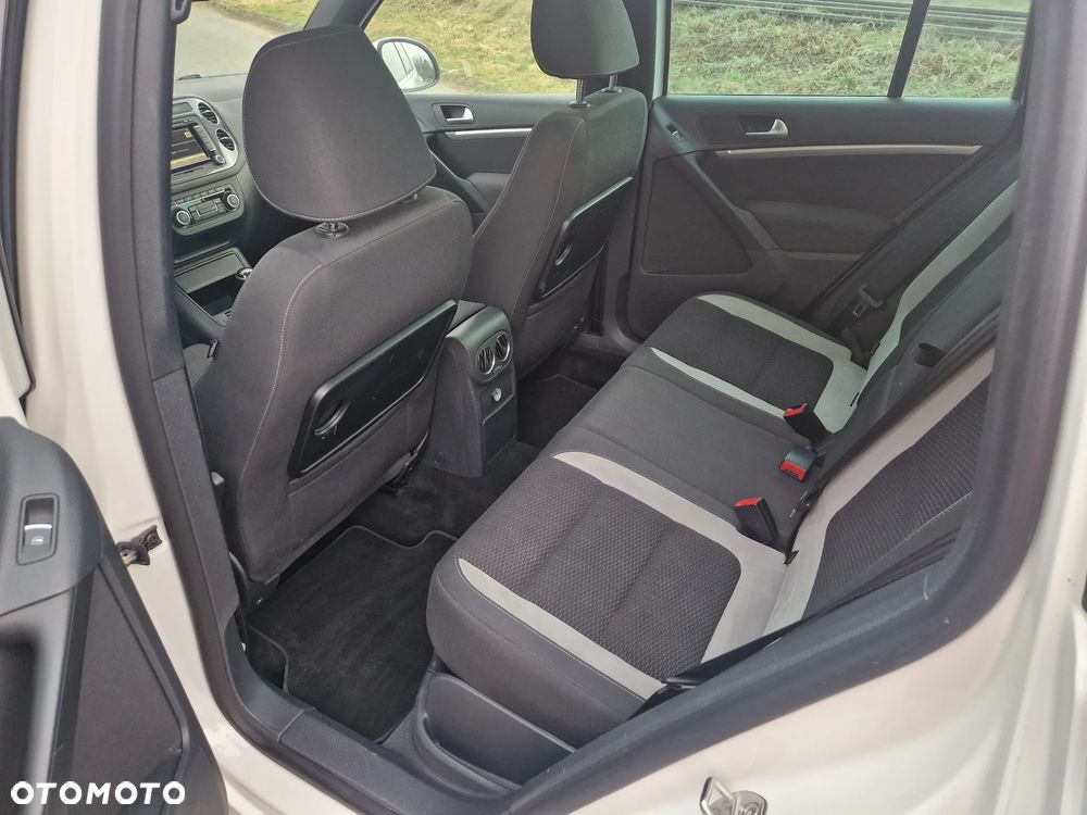 Volkswagen Tiguan 2.0 TDI 4Mot Perfectline R-Style - 8