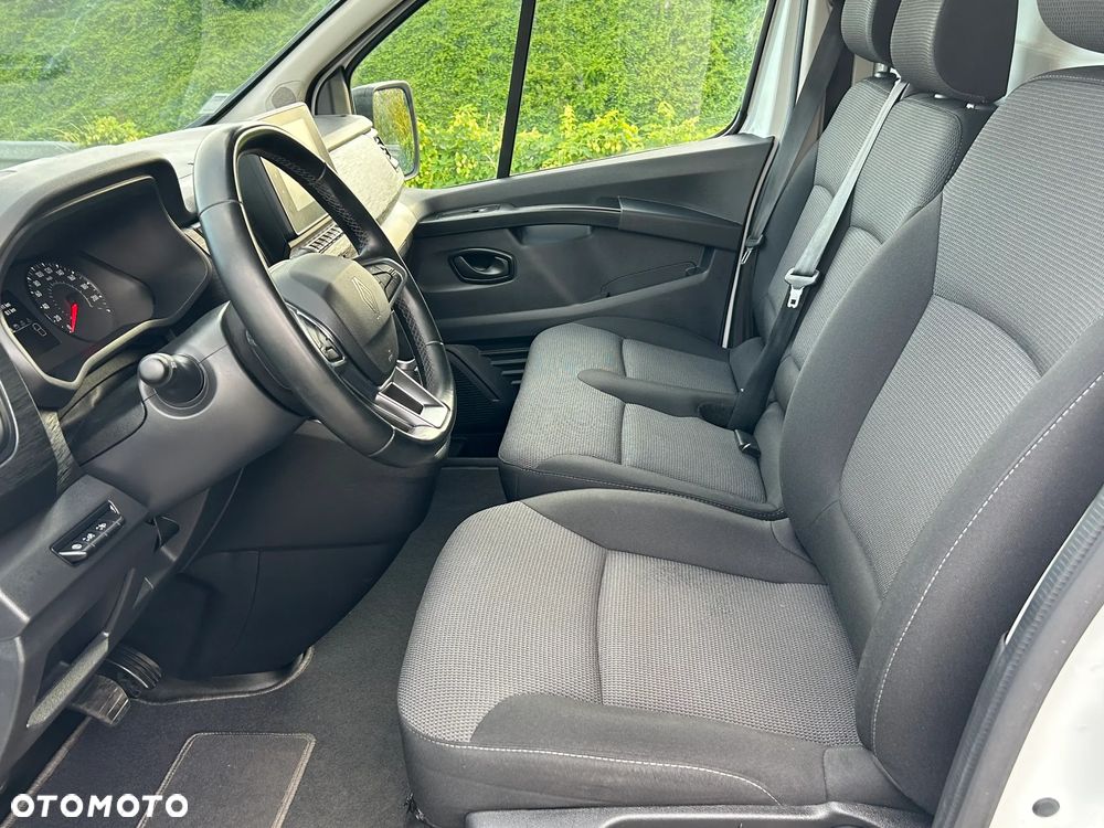Renault Trafic - 10