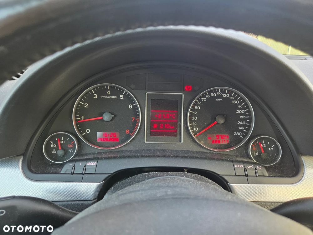 Audi A4 Avant 2.0T FSI Quattro - 4