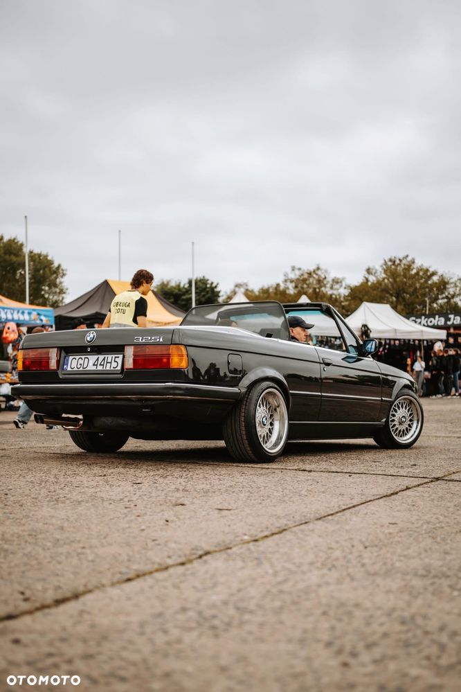 BMW Seria 3 325i - 13
