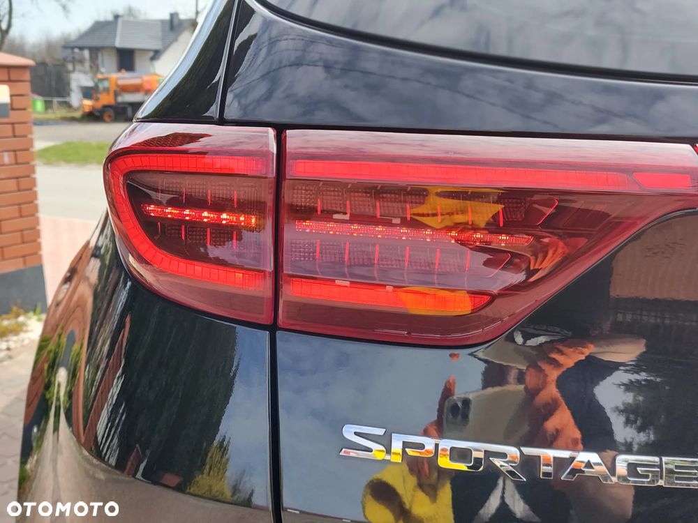 Kia Sportage 2.0 CRDI AWD Eco-Dynamics+ (48V M-H) PLATINUM - 16