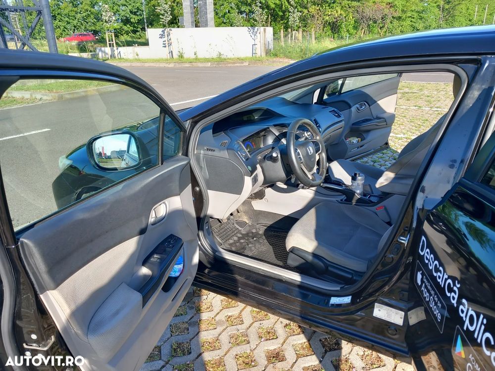 Honda Civic 1.8 MT ES - 10