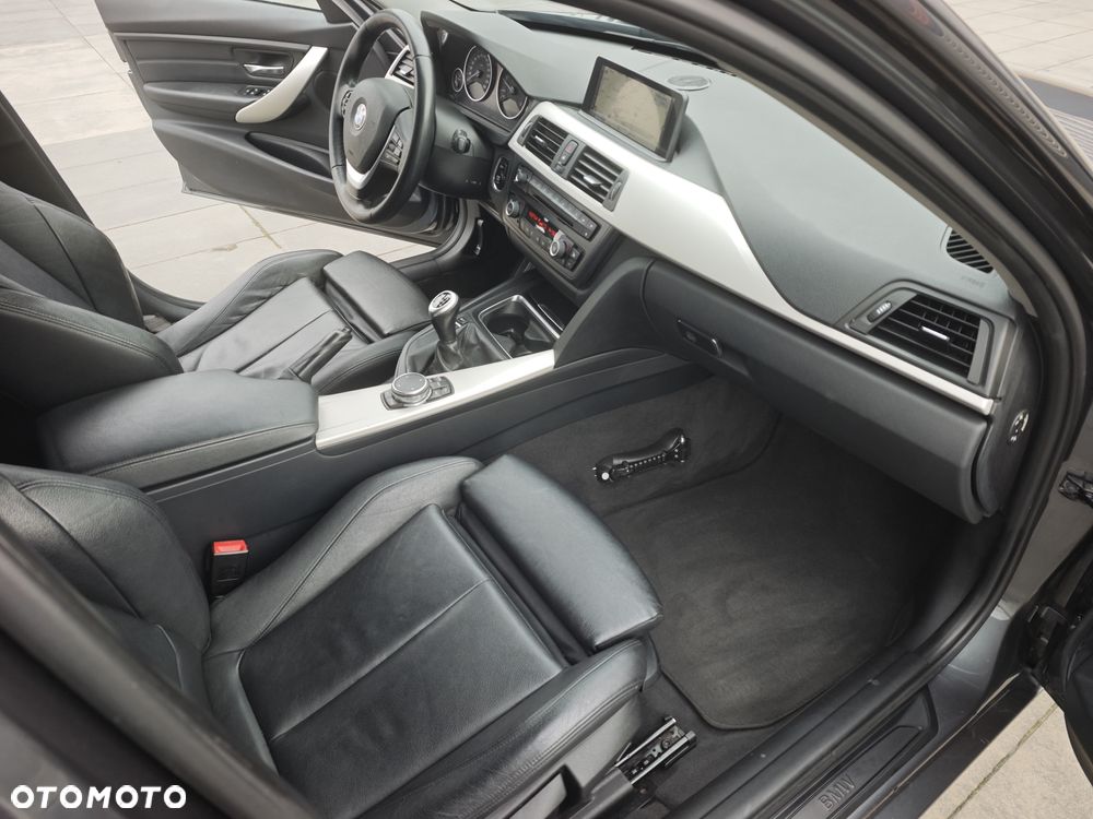 BMW Seria 3 320d Blue Performance Sport Line - 8