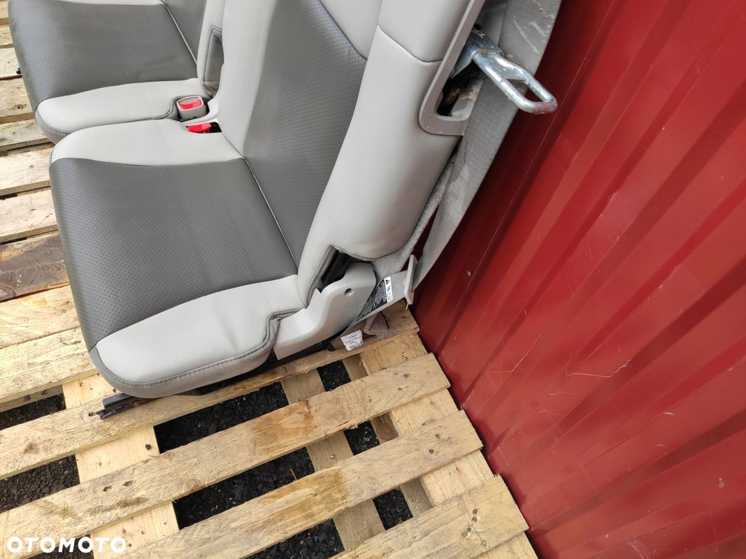 JEEP COMMANDER XK XH FOTEL FOTELE KANAPA 3 RZĄD TRZECI RZĄD SKÓRA ŁADNE - 7