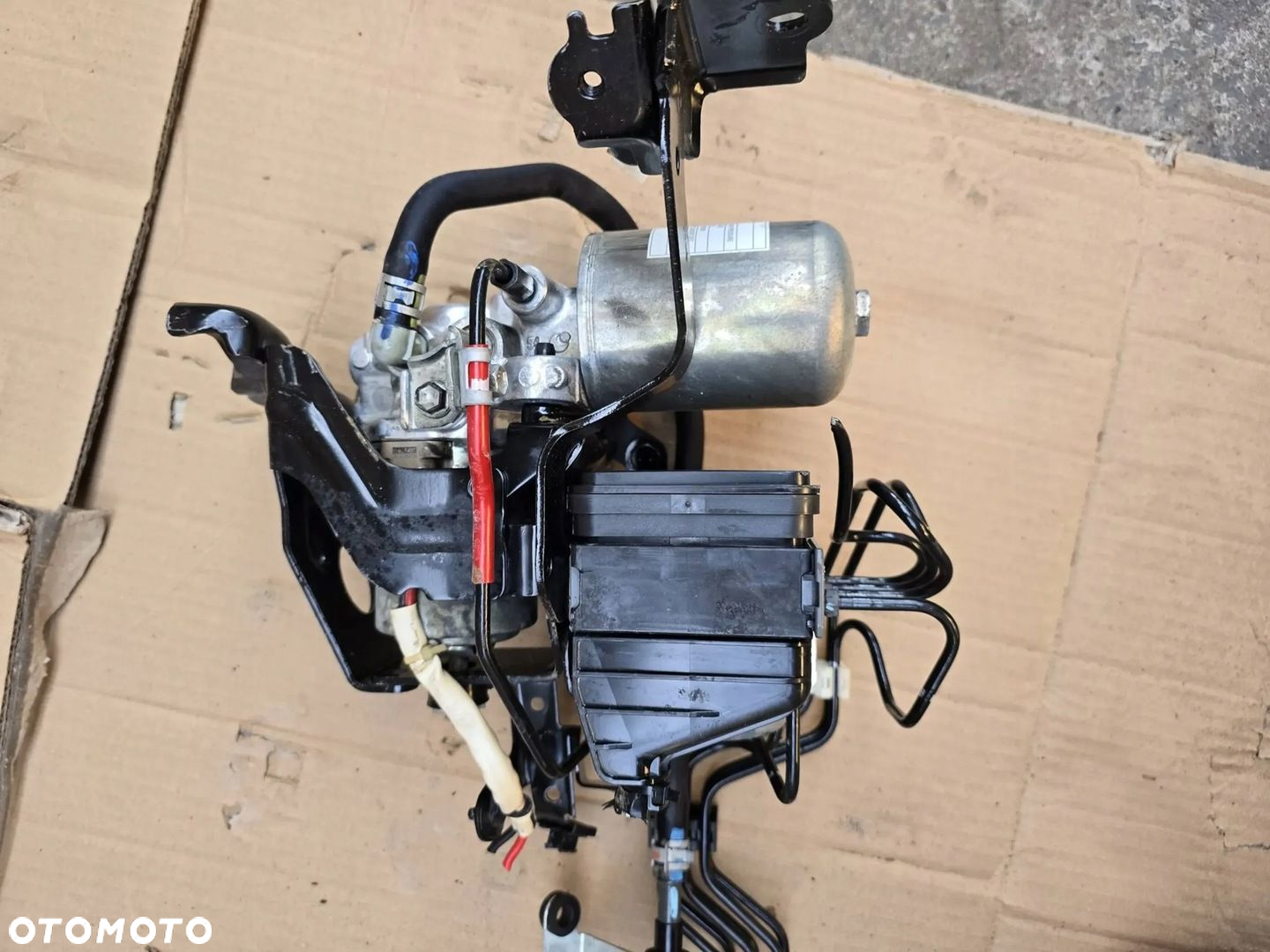 Toyota Corolla E210 E21 2021 Z przodu Pompy hamulcowe - 3