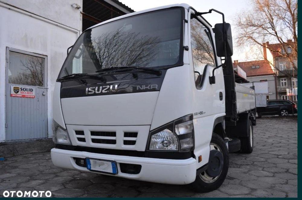 Isuzu NKR - 2