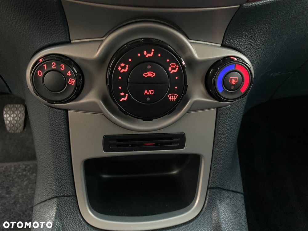 Ford Fiesta 1.4 Trend - 33