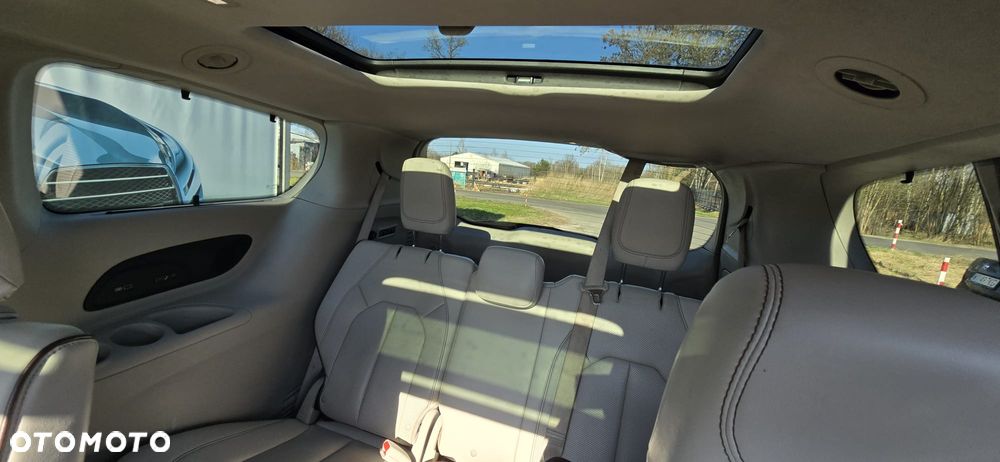 Chrysler Pacifica - 10