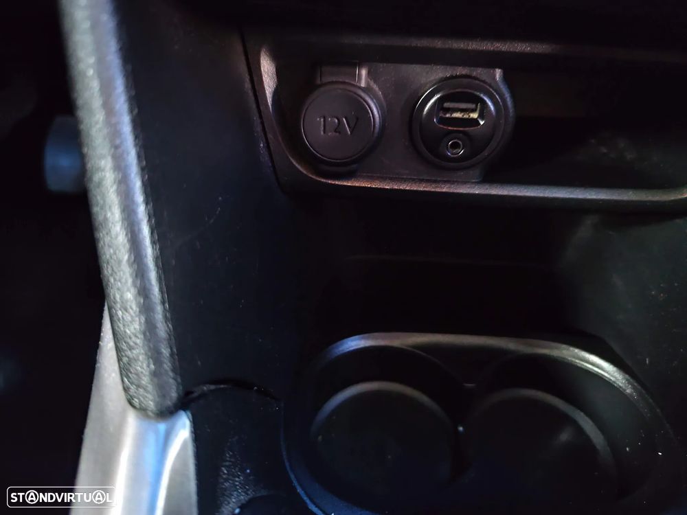 Peugeot 2008 1.6 BlueHDi Style - 43