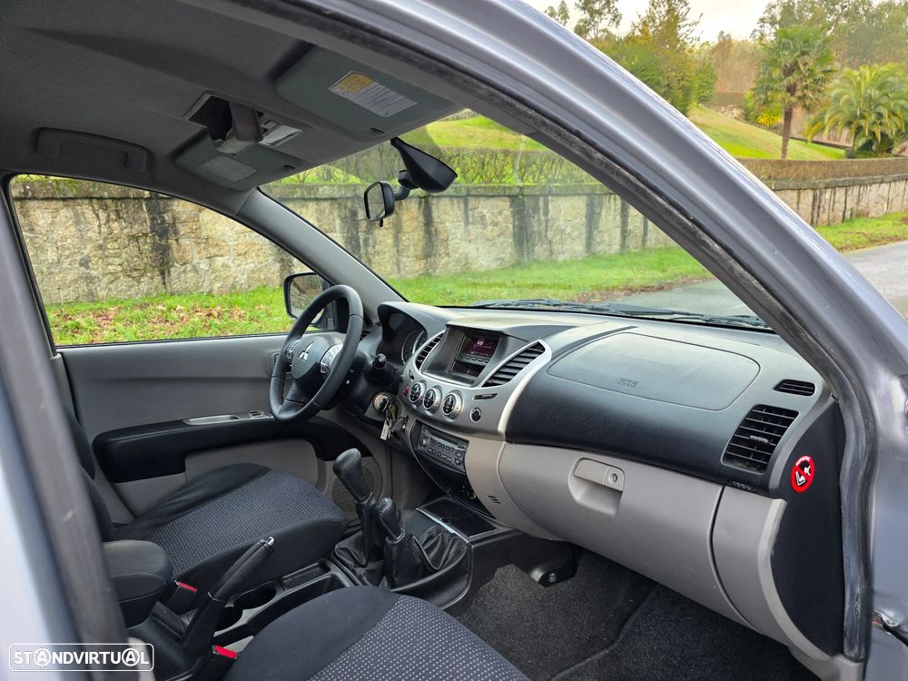 Mitsubishi L200 2.5 TD St Sport Full Box - 12