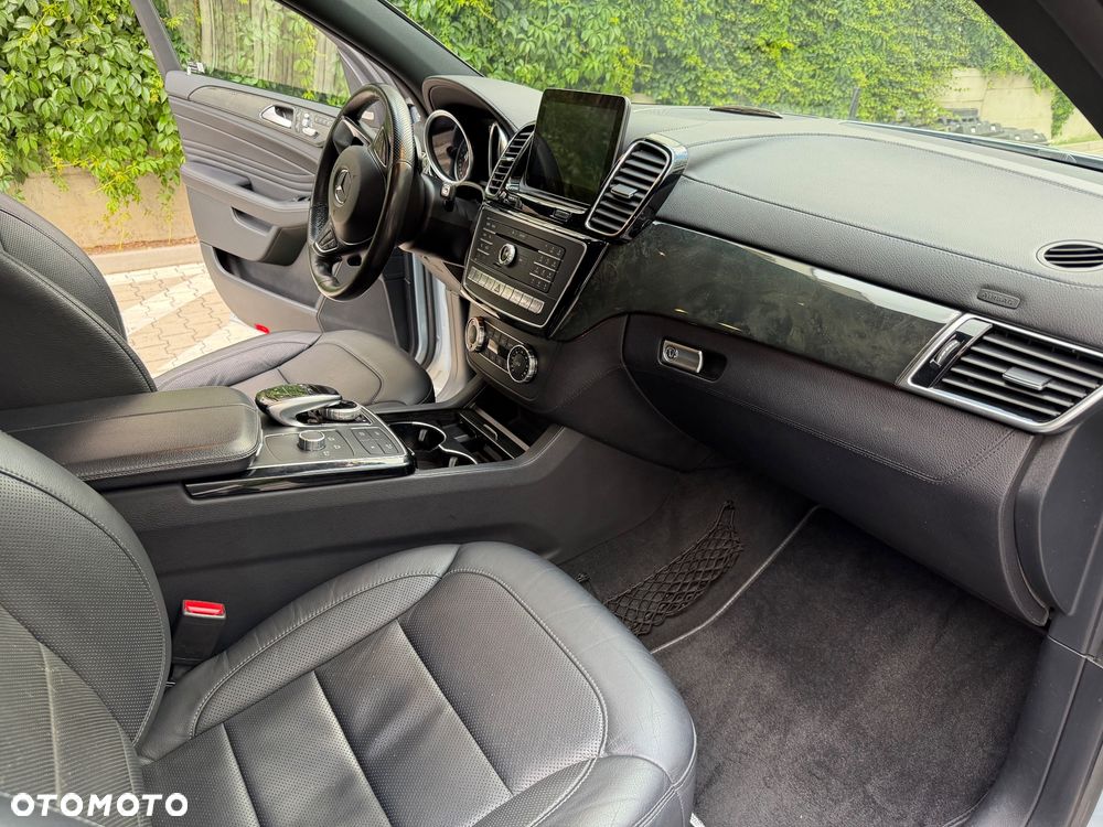 Mercedes-Benz GLE 350 d 4Matic 9G-TRONIC AMG Line - 23