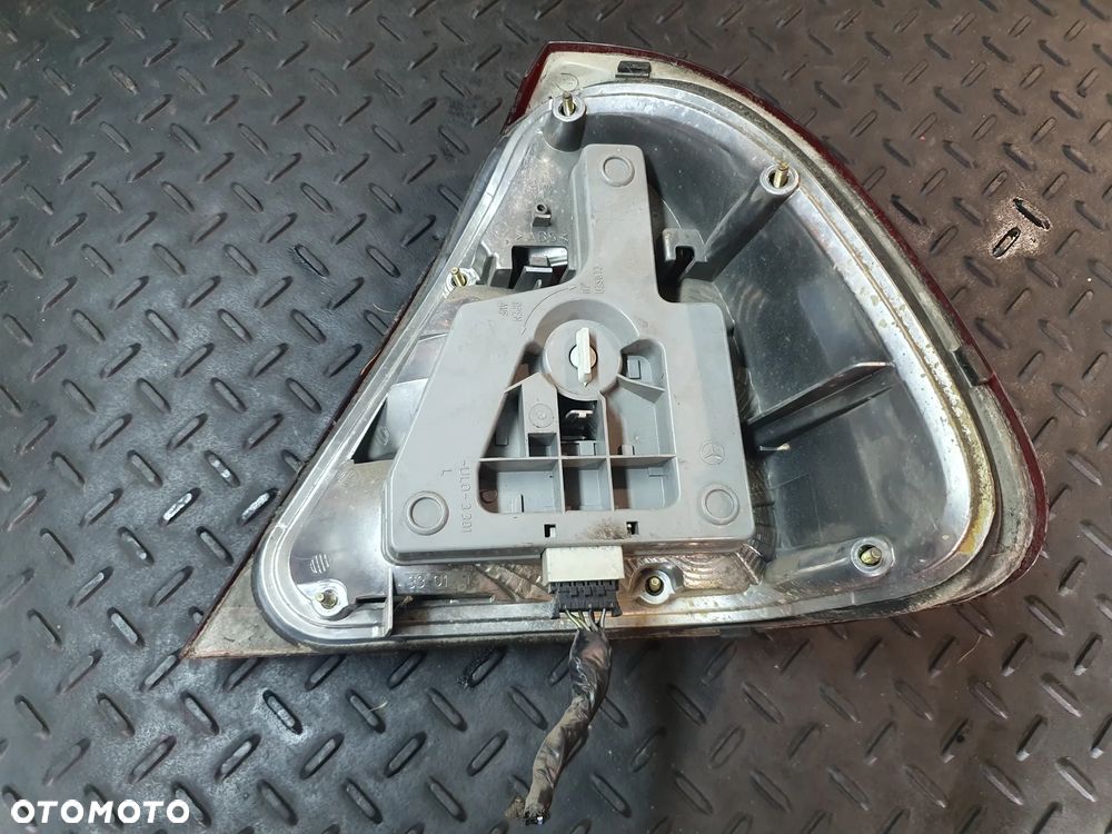MERCEDES W202 LAMPA TYŁ LEWA SEDAN EUROPA + WTYCZKA INSTALACJA - 4