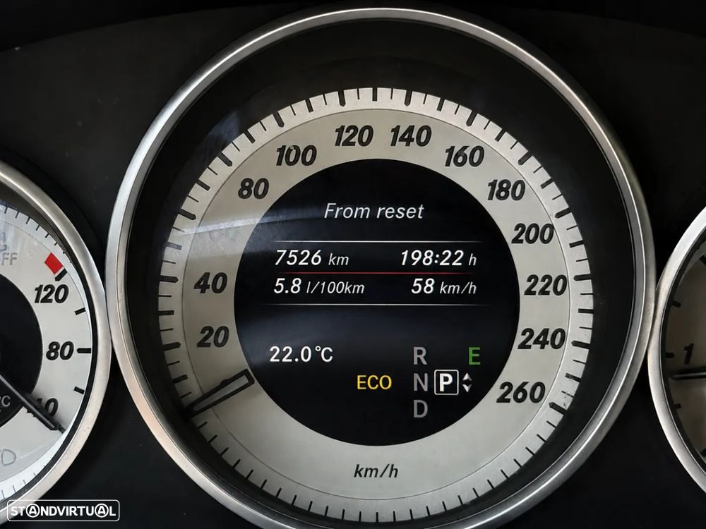 Mercedes-Benz E 220 BlueTEC 4Matic 7G-TRONIC Edition — fotografia 3