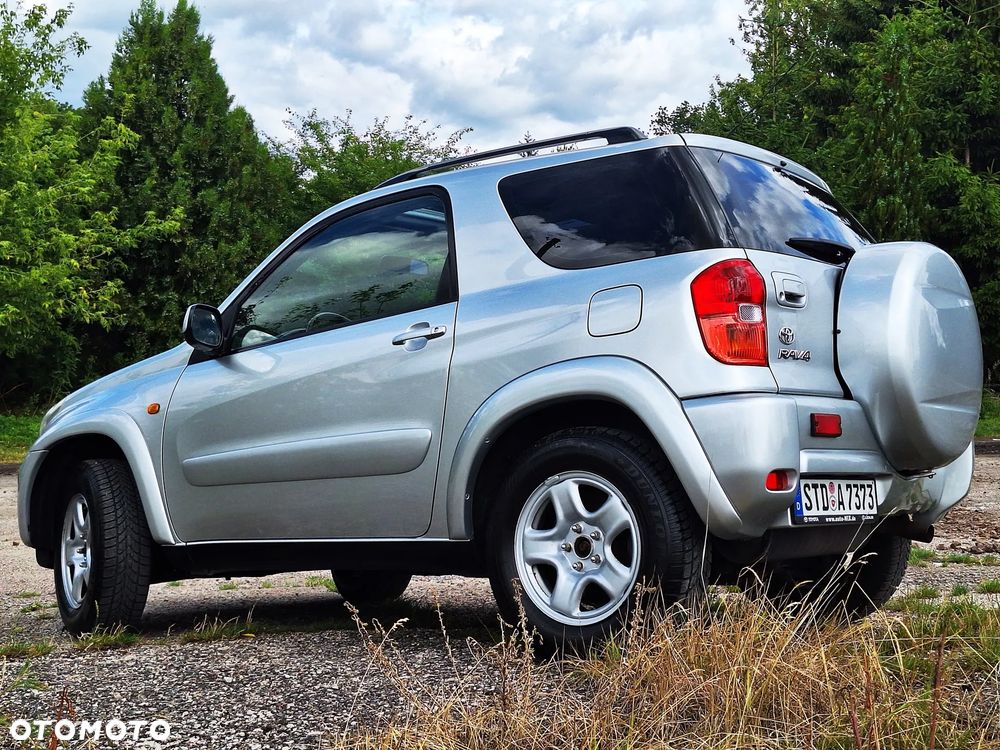Toyota RAV4 D-4D 4x4 - 26