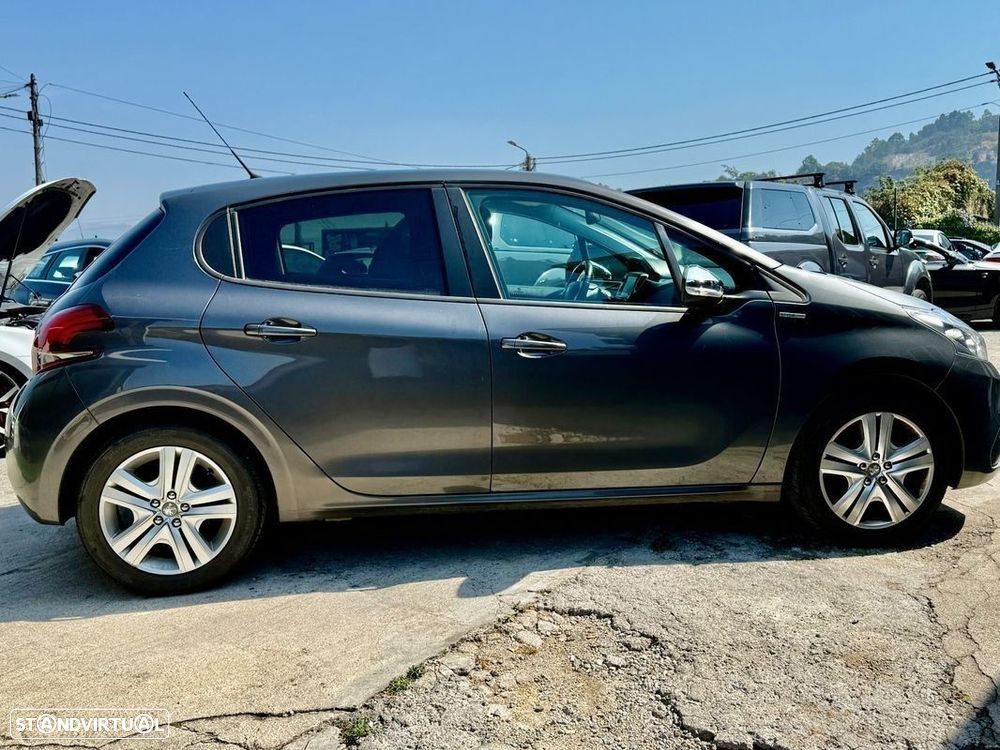 Peugeot 208 1.2 PureTech Style - 27