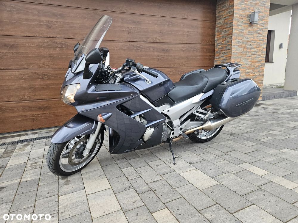 Yamaha FJR - 2