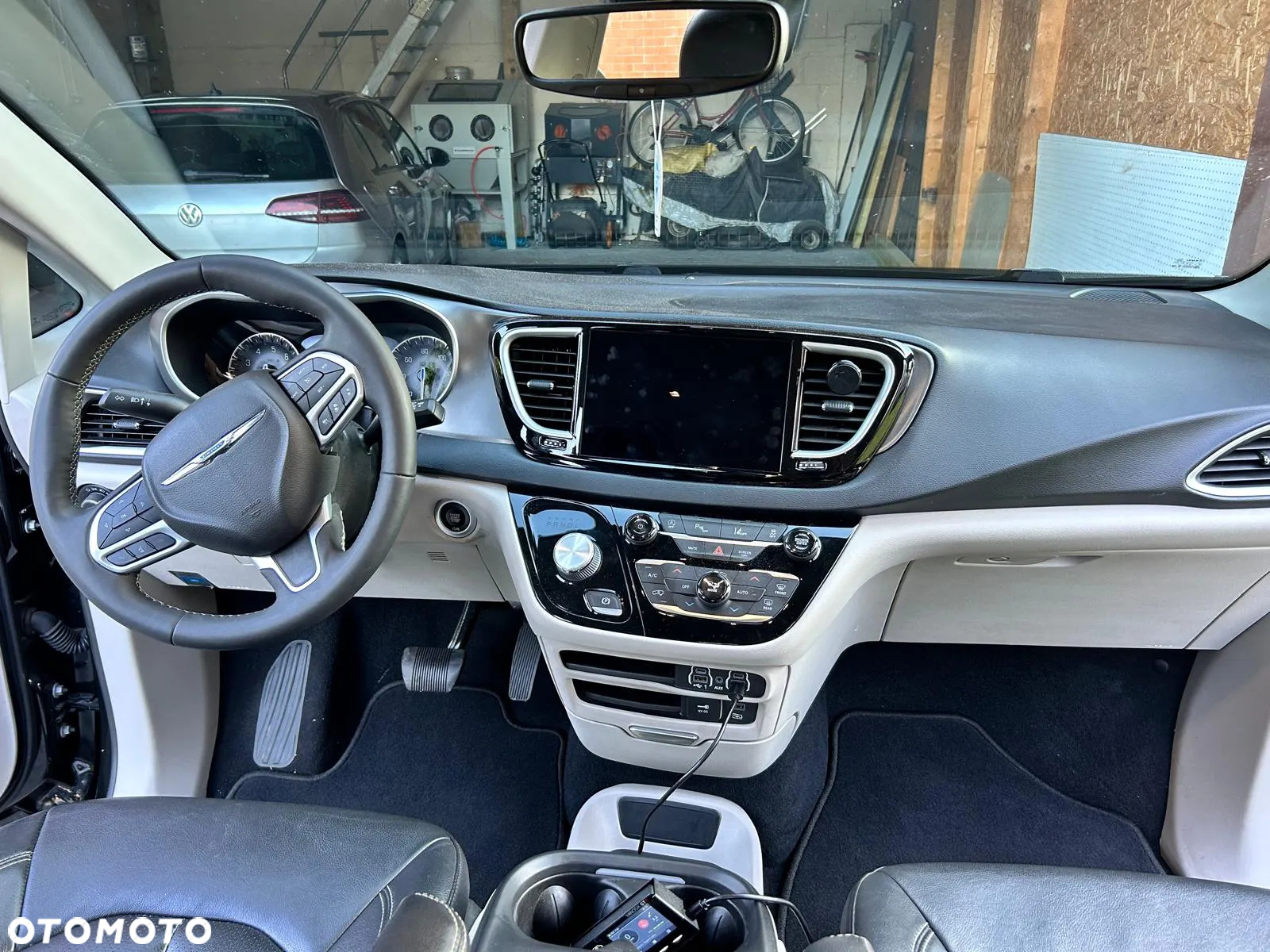 Chrysler Pacifica - 13