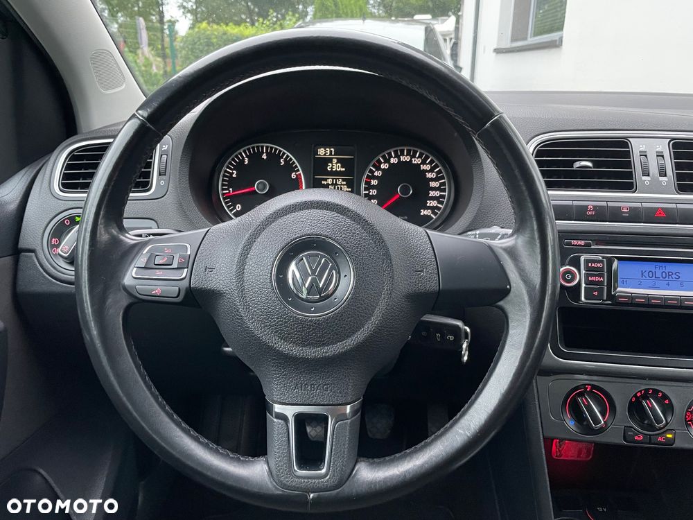 Volkswagen Polo 1.4 16V Highline - 8