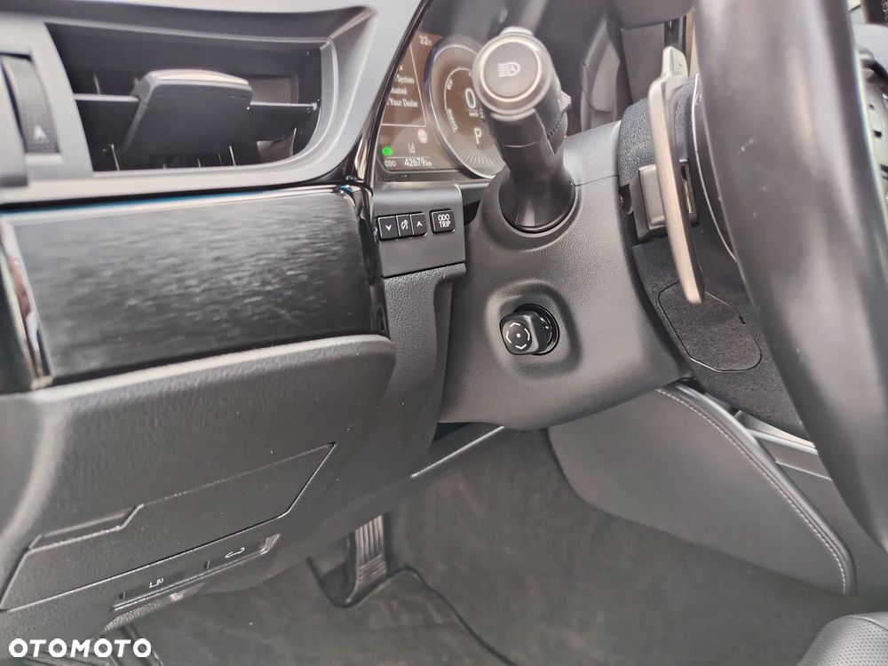 Lexus ES 300h Business Edition - 19