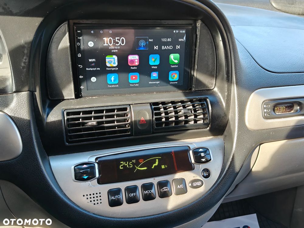 Chevrolet Rezzo 1.6 SE - 23