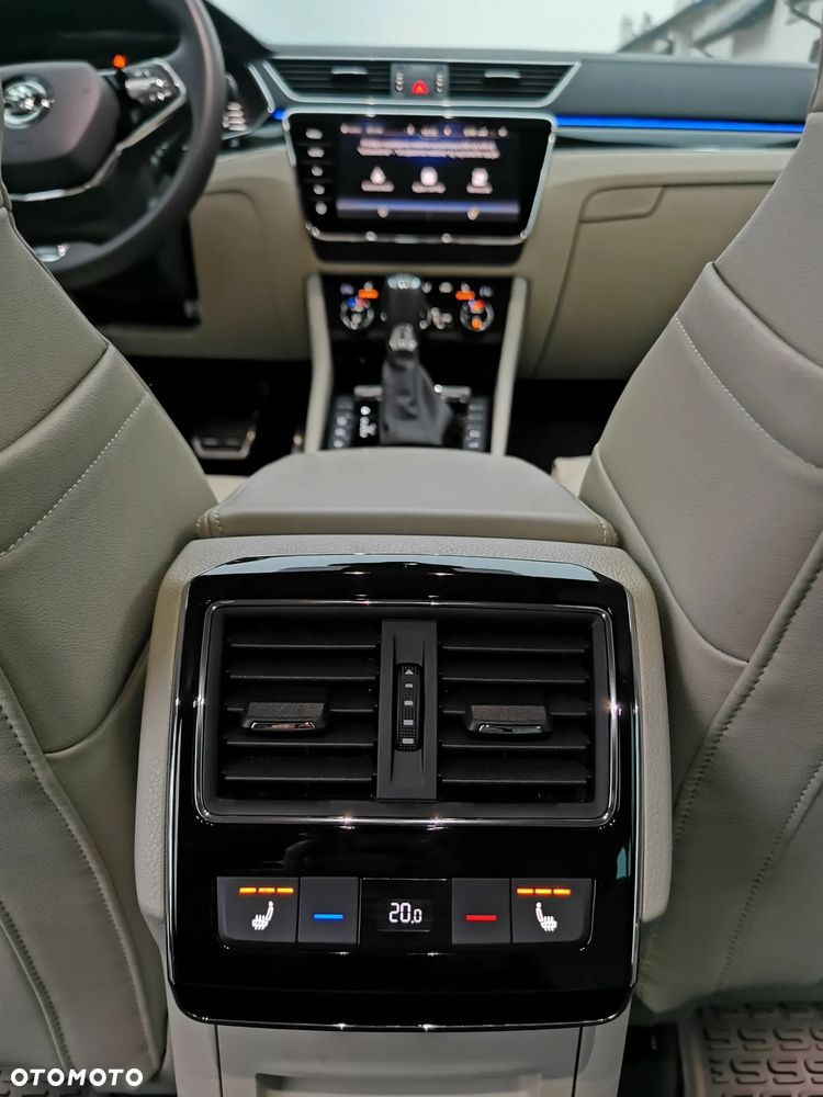 Skoda Superb 2.0 TSI 4x4 DSG L&K - 23