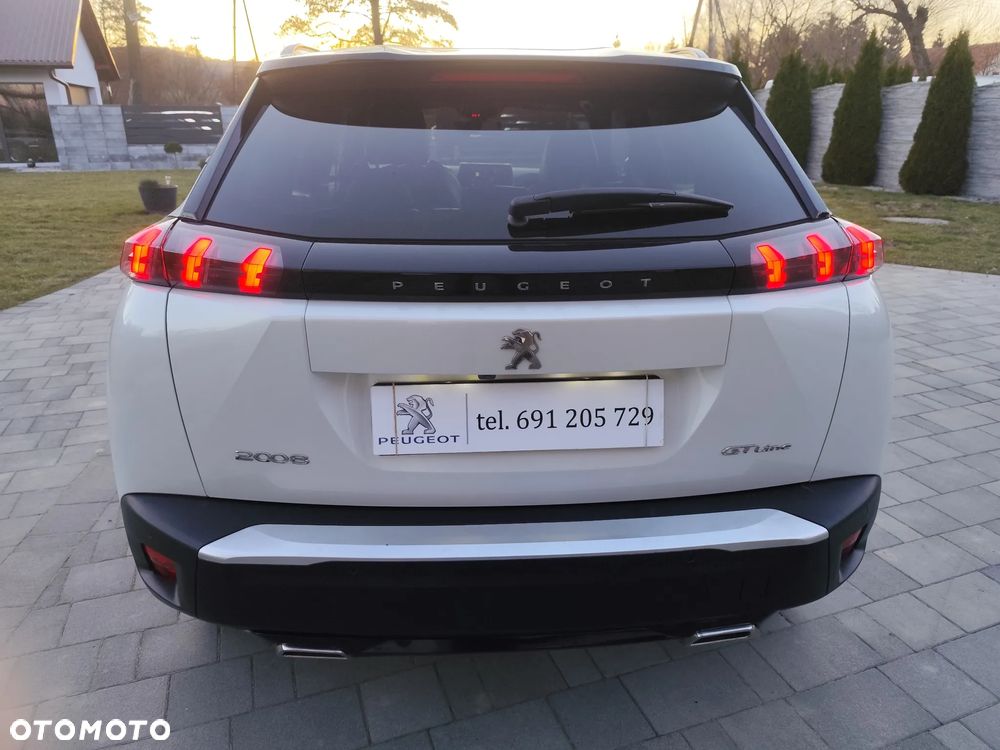Peugeot 2008 1.2 PureTech GT Line S&S - 8