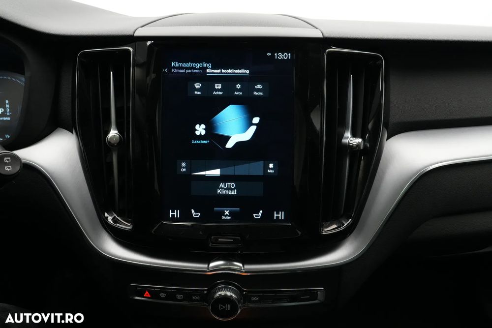 Volvo XC 60 T8 Twin Engine AWD Momentum Pro - 21