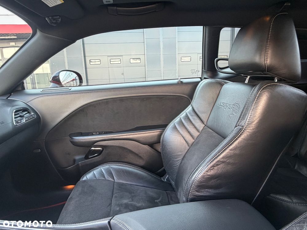 Dodge Challenger - 22