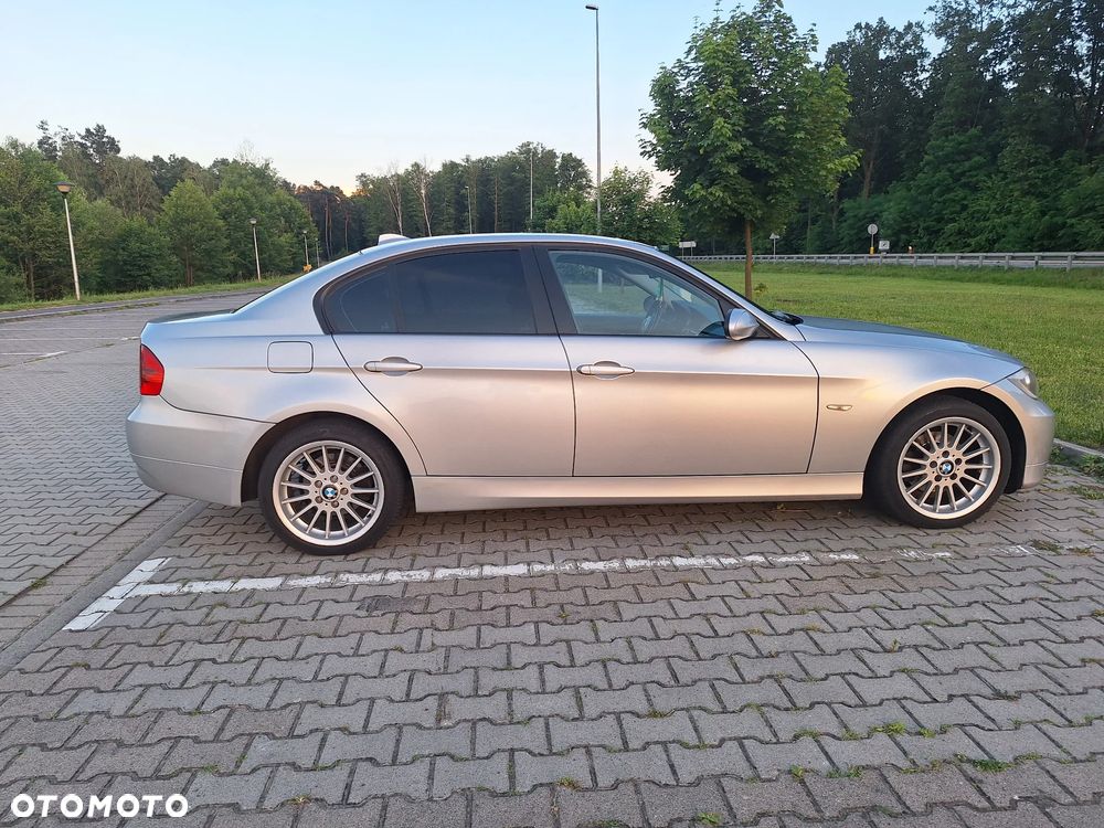 BMW Seria 3 320i - 6