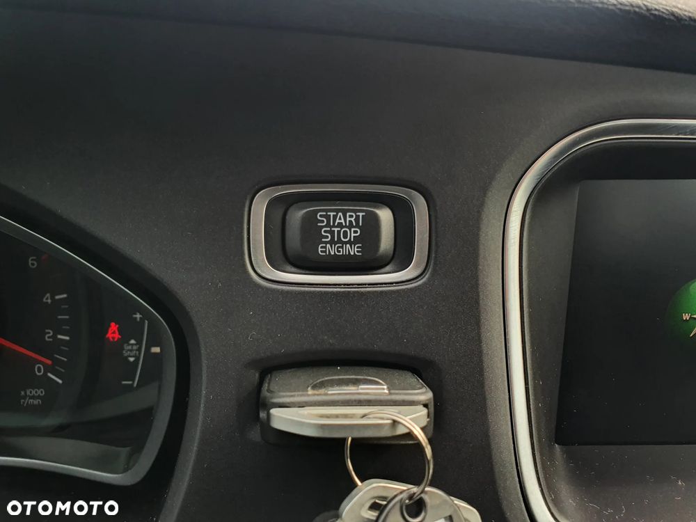 Volvo V40 D3 Kinetic - 32