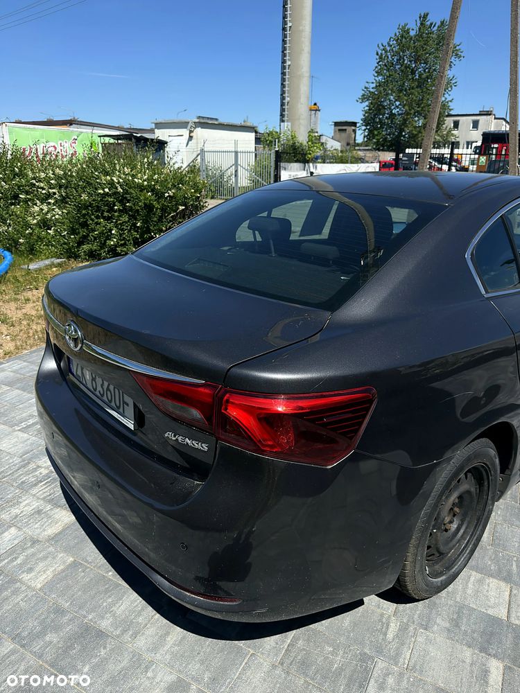 Toyota Avensis 1.8 Active - 9
