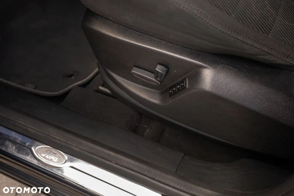 Ford S-Max 2.0 T Trend MPS6 - 19