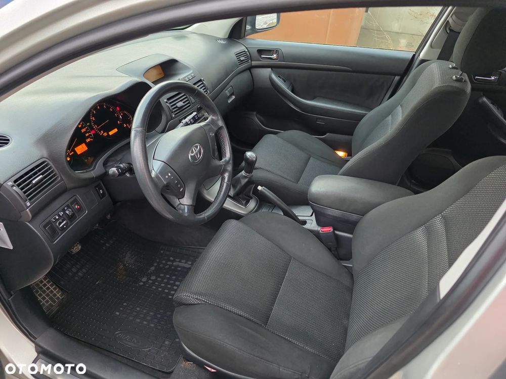 Toyota Avensis 2.0 VVT-i Prestige - 6